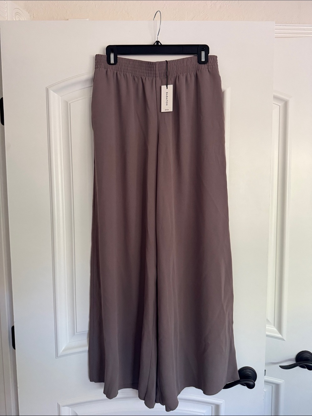 Aritzia Babaton Wide Leg Pants in Taupe